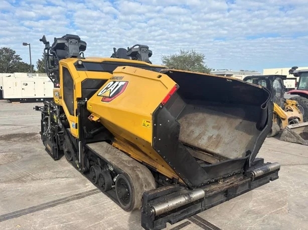 Pavimentadoras Caterpillar AP-555F de medio uso en venta Ref.: 1777066080895280 No. 2
