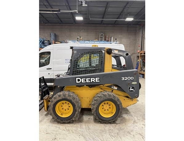 Miniloaders JOHN DEERE 320