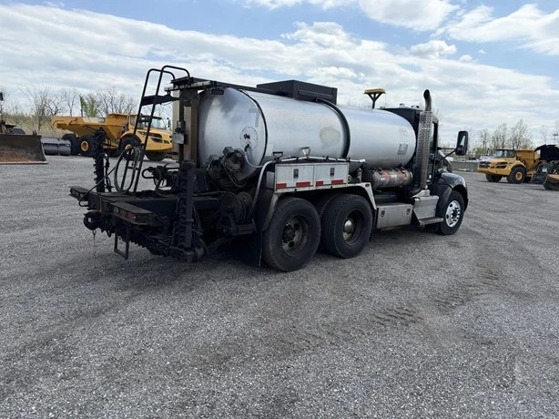 Asphalt Distributor Truck Kenworth T300