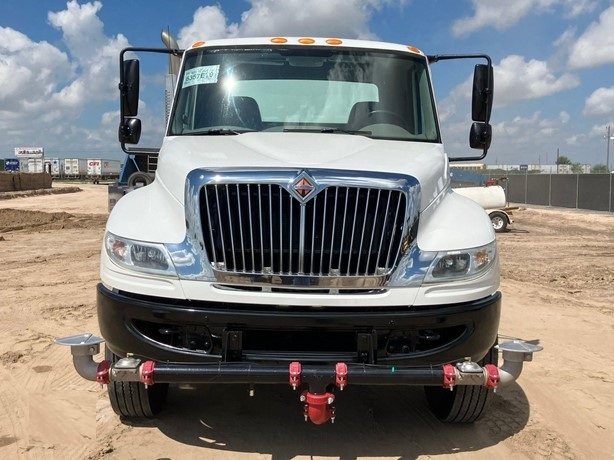 Camion Con Pipa International 4300 de importacion a la venta Ref.: 1779993827933971 No. 2
