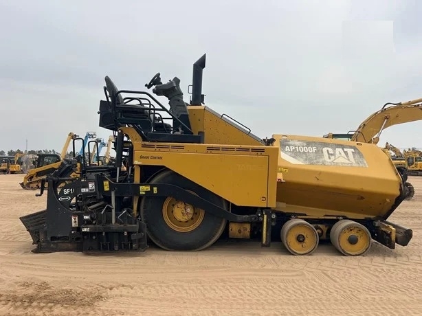 Pavers CATERPILLAR AP-1000F