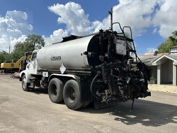 Petrolizadora INTERNATIONAL 8200