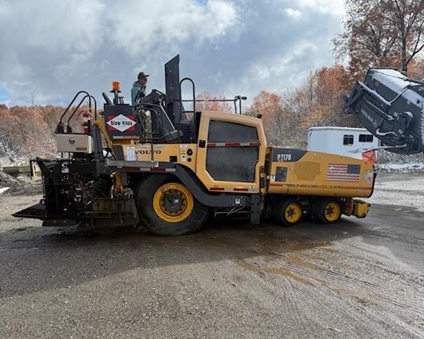 Pavers VOLVO P7170B